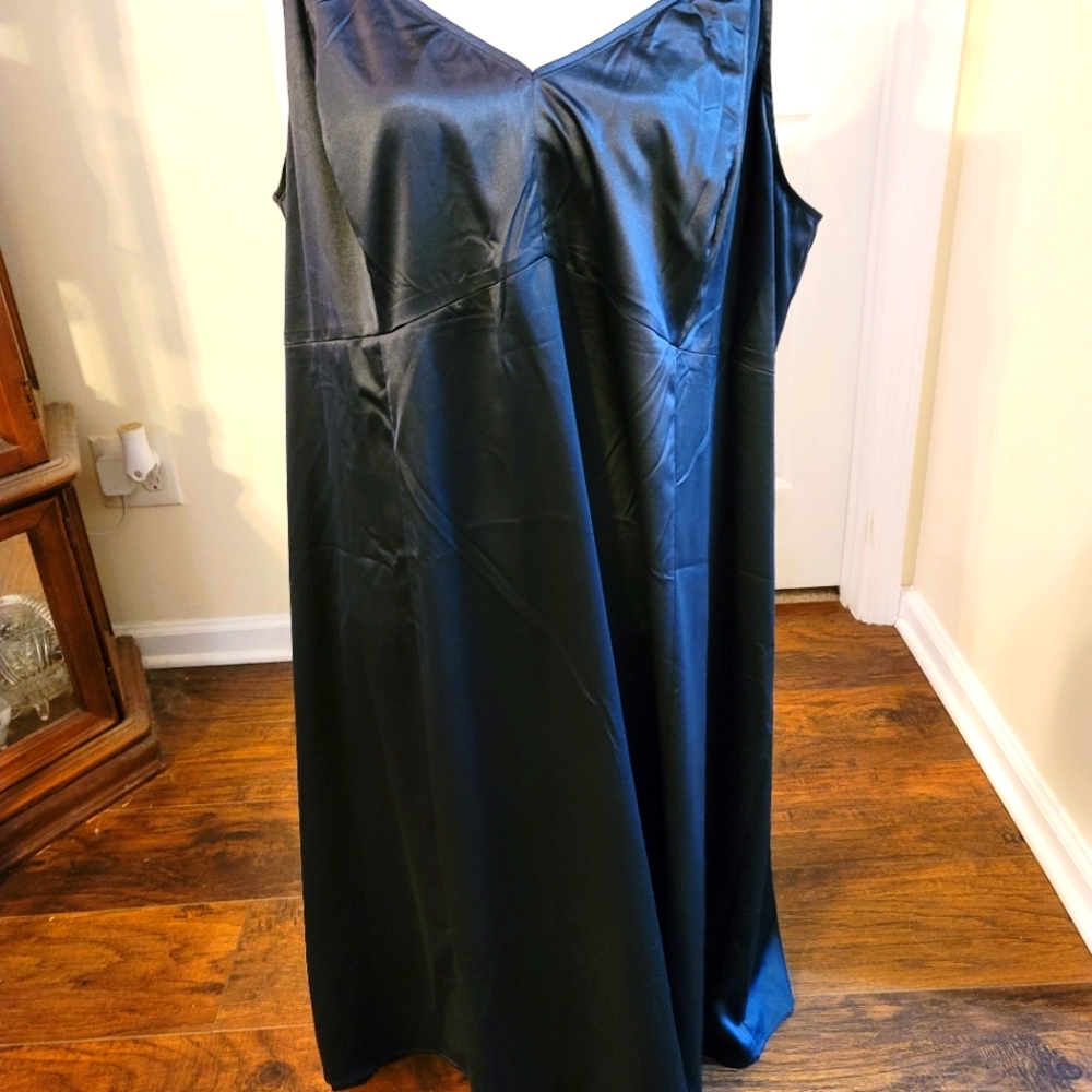 Torrid size 4 dress. Black satin midi. NWT